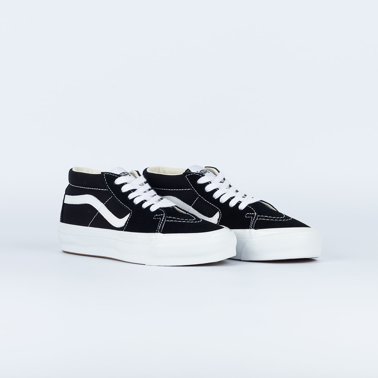 Tênis Vans LX Sk8-Mid Reissue 83 Black White VN000CQQBA2