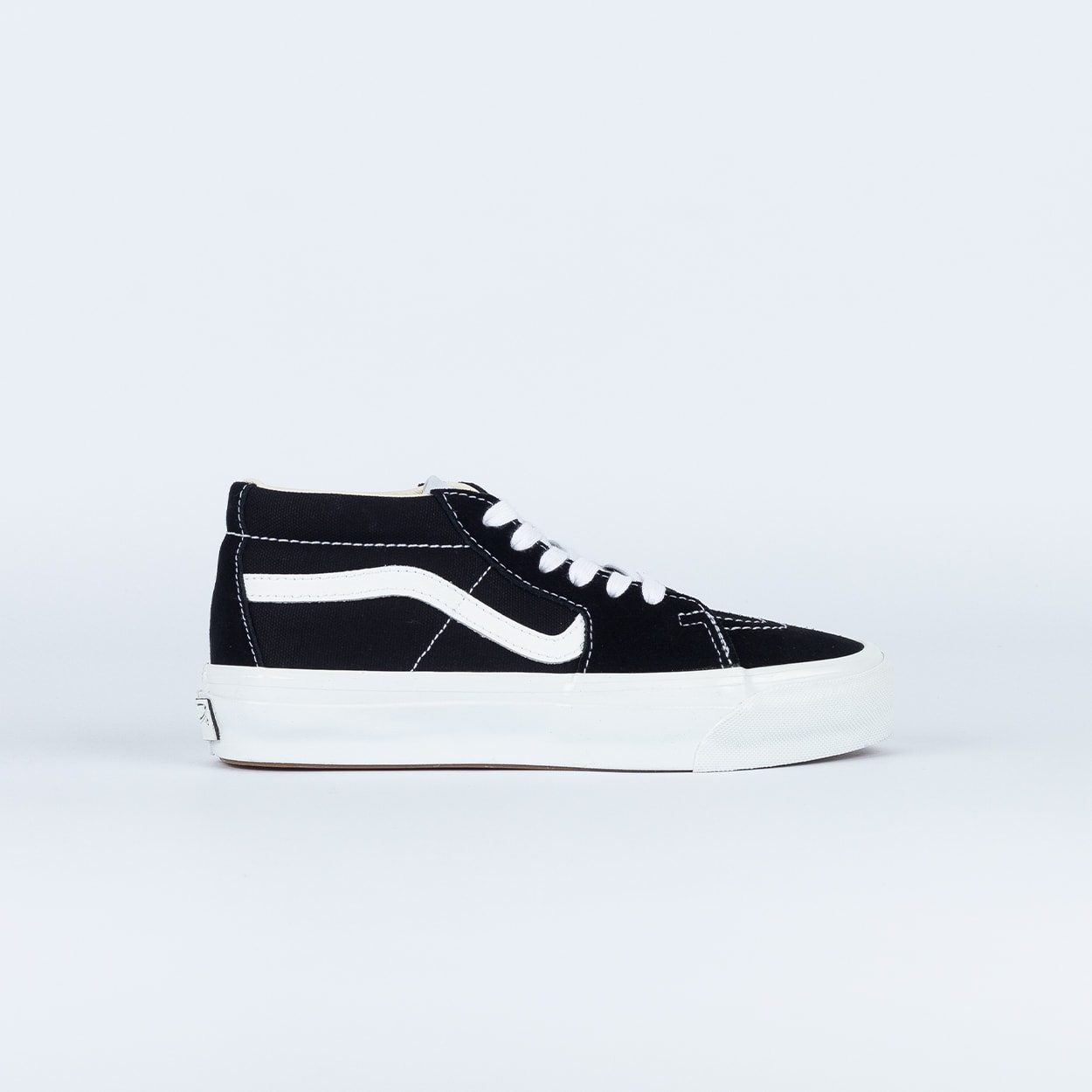 Tênis Vans LX Sk8-Mid Reissue 83 Black White VN000CQQBA2