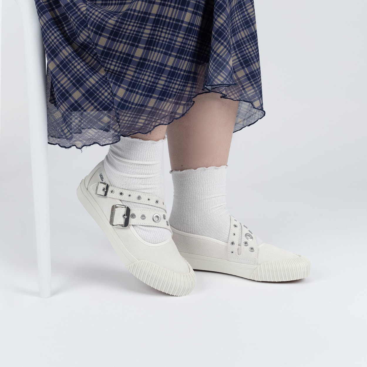 Tênis Vans Mary Jane Straps Metal White VN000D9ACJ7 Tênis Vans Mary Jane Straps Metal White VN000D9ACJ7