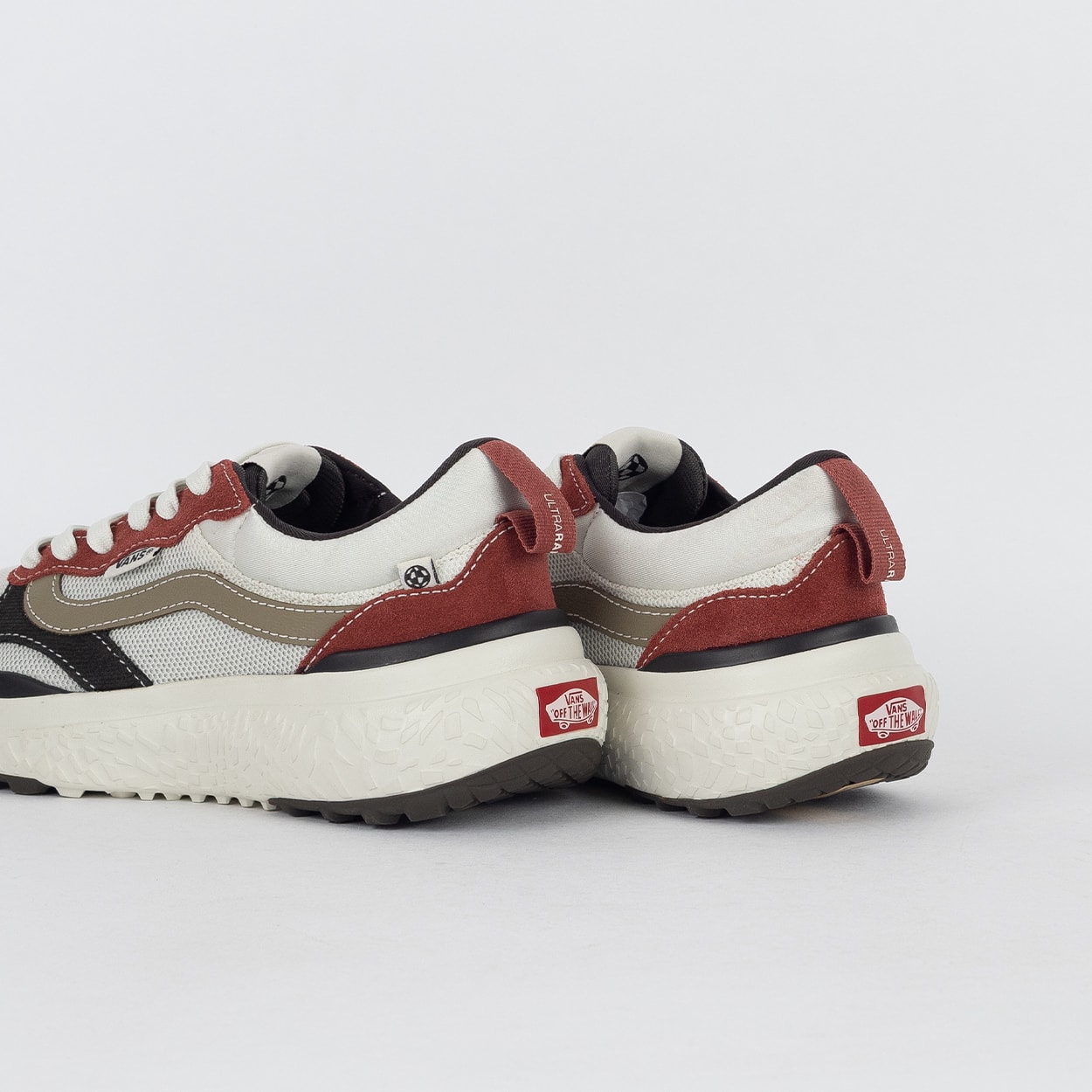 Tênis Vans MTE Ultrarange Neo VR3 Coffee Brick Red VN000BCE1LO