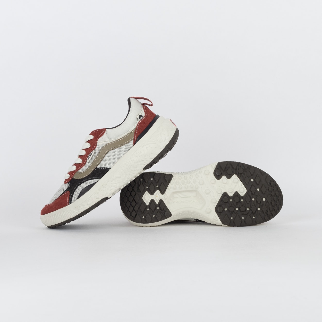 Tênis Vans MTE Ultrarange Neo VR3 Coffee Brick Red VN000BCE1LO