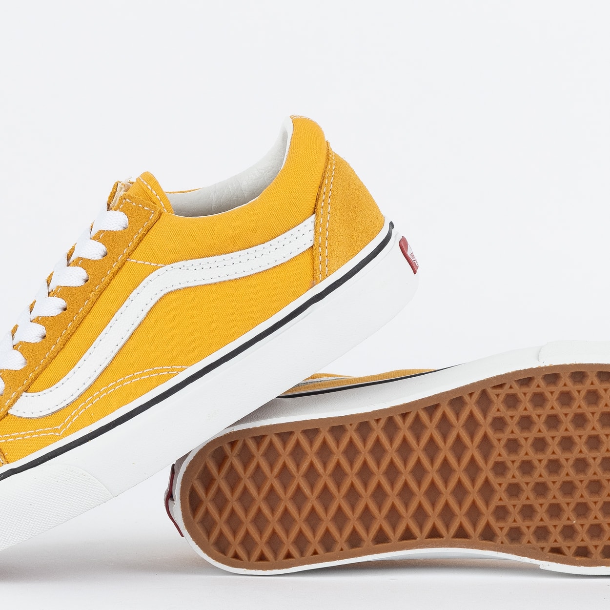 Vans old skool white hot sale yellow