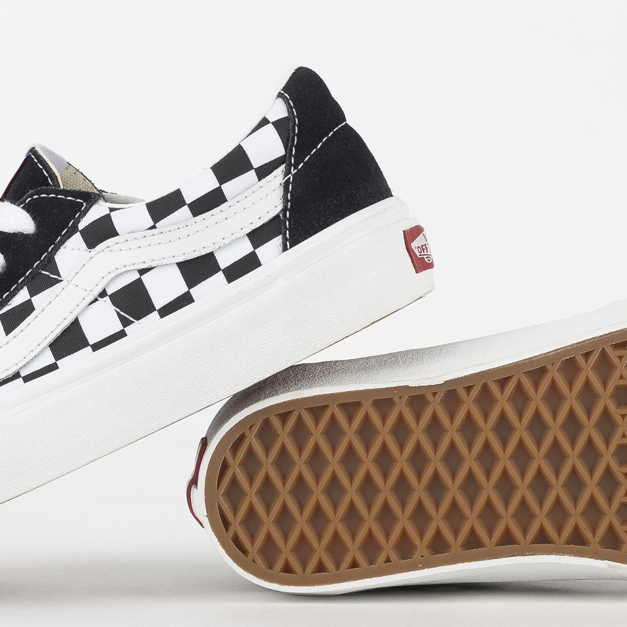 Tênis Vans Sk8 Low Canvas Suede Black Checkerboard VN0A4UUK4W7 | Vans