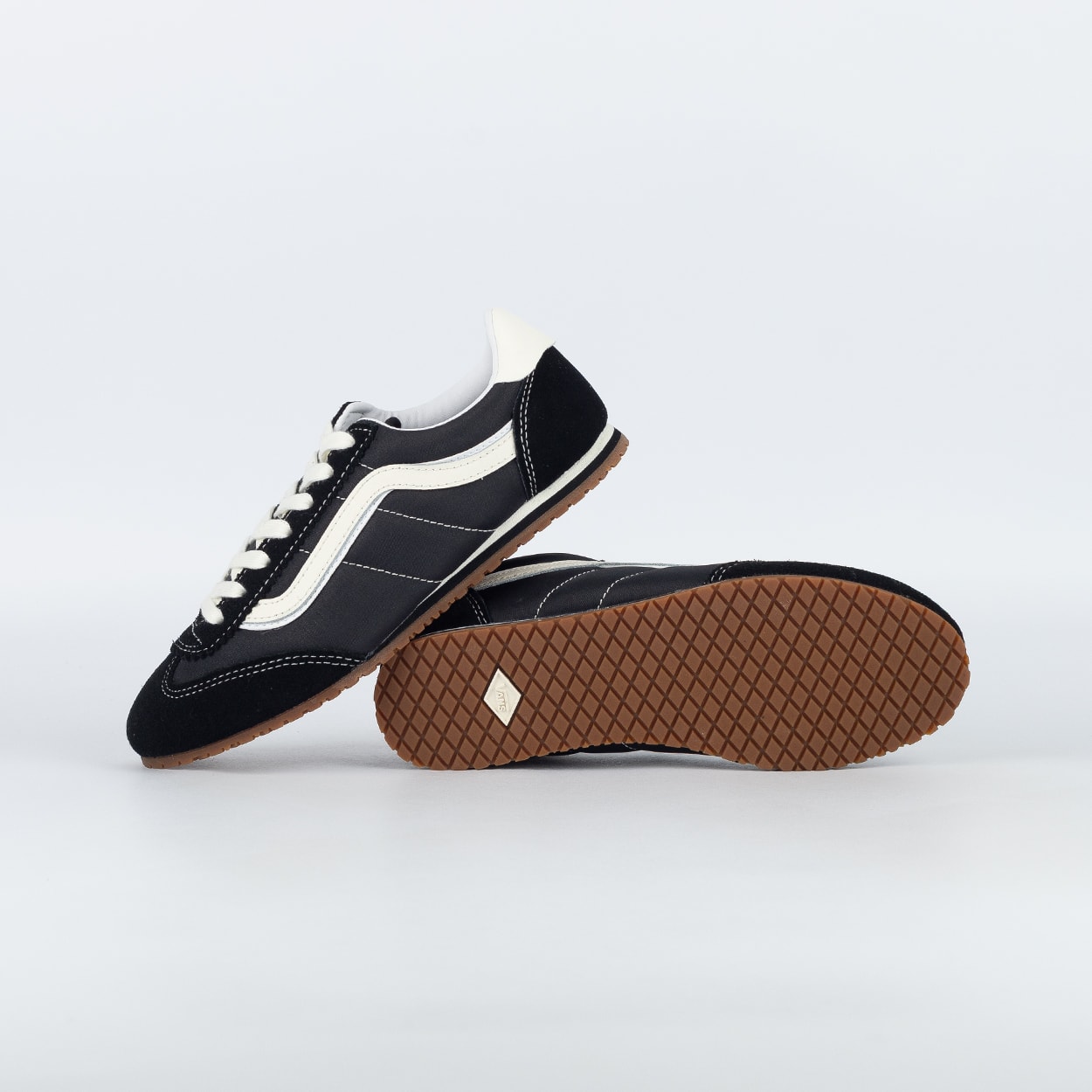 Tênis Vans Super Lowpro Black VN000D83BLA