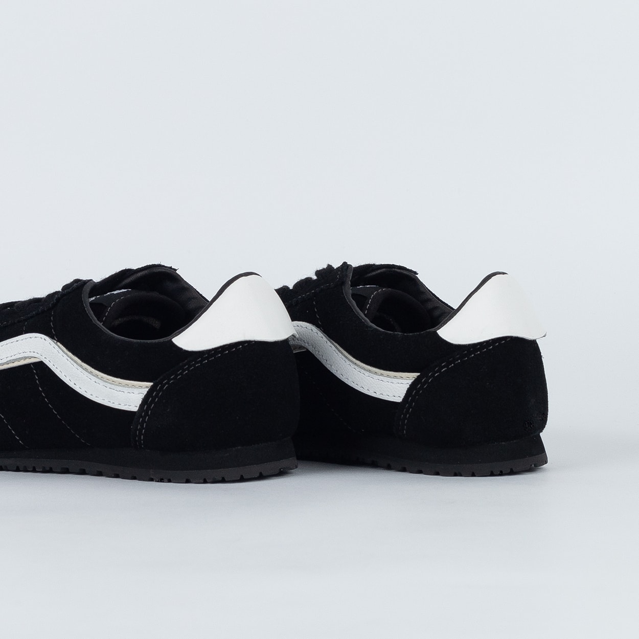 Tênis Vans Super Lowpro Black White VN000Z2ZBA2