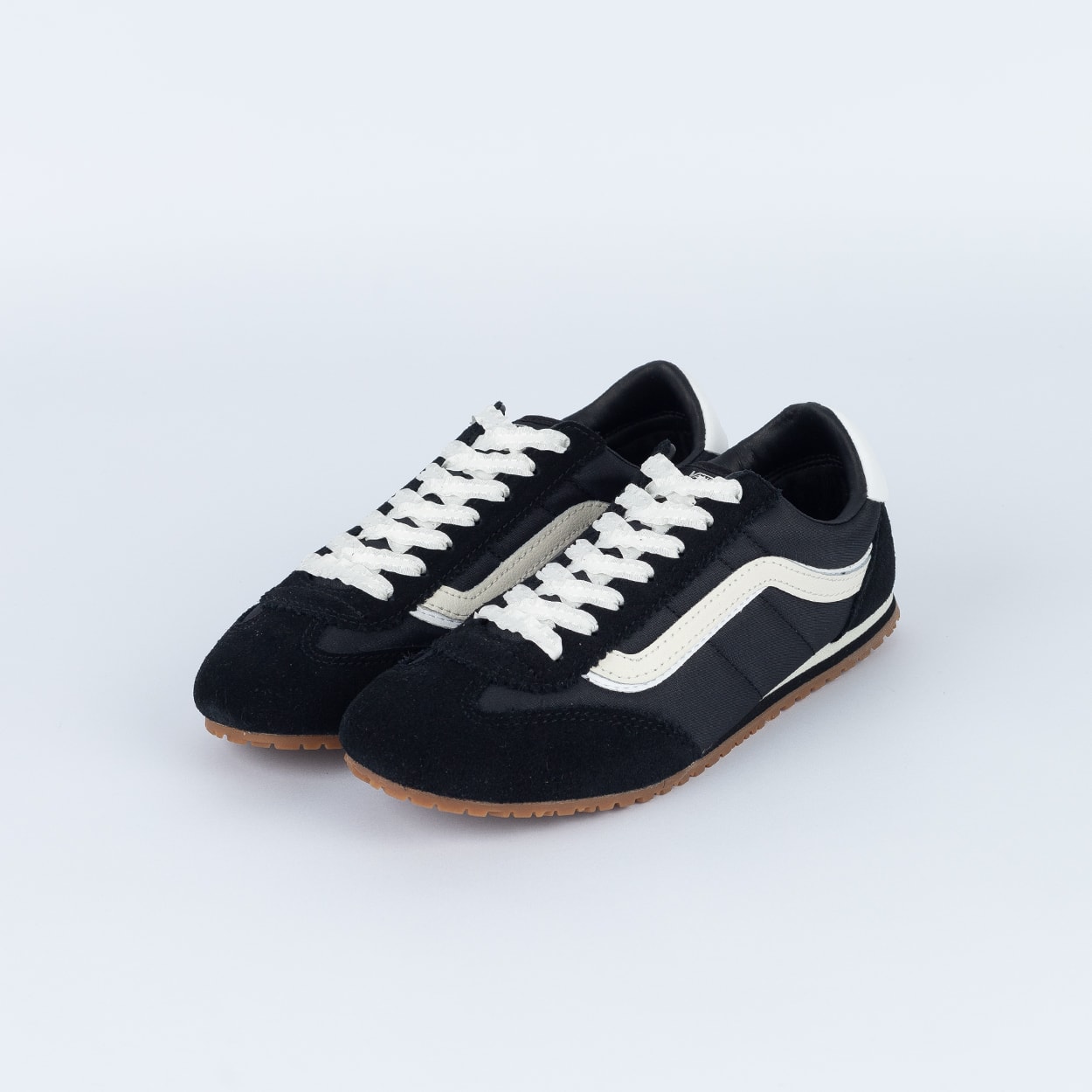 Tênis Vans Super Lowpro Lace Black White VN000D83BZW