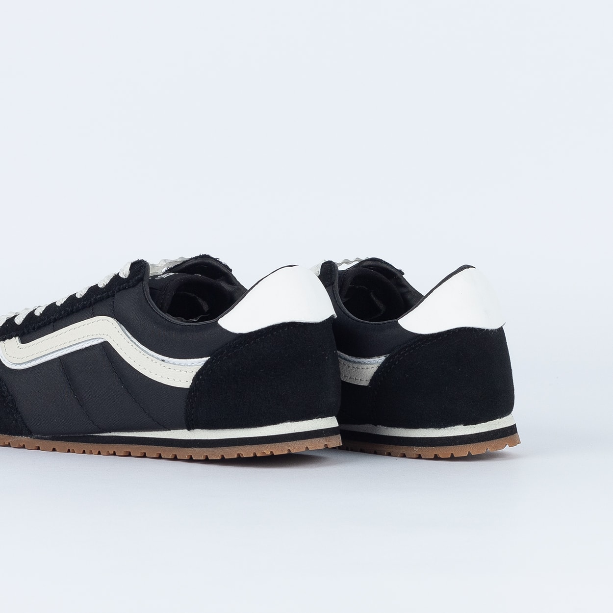 Tênis Vans Super Lowpro Lace Black White VN000D83BZW