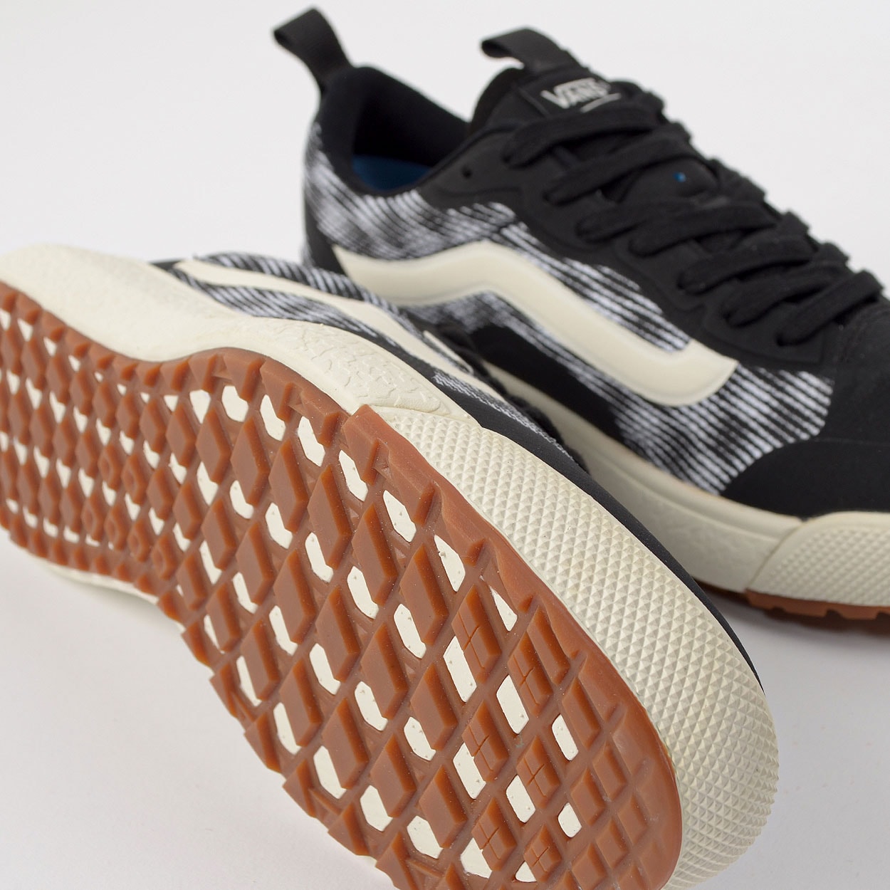 blur checker ultrarange exo