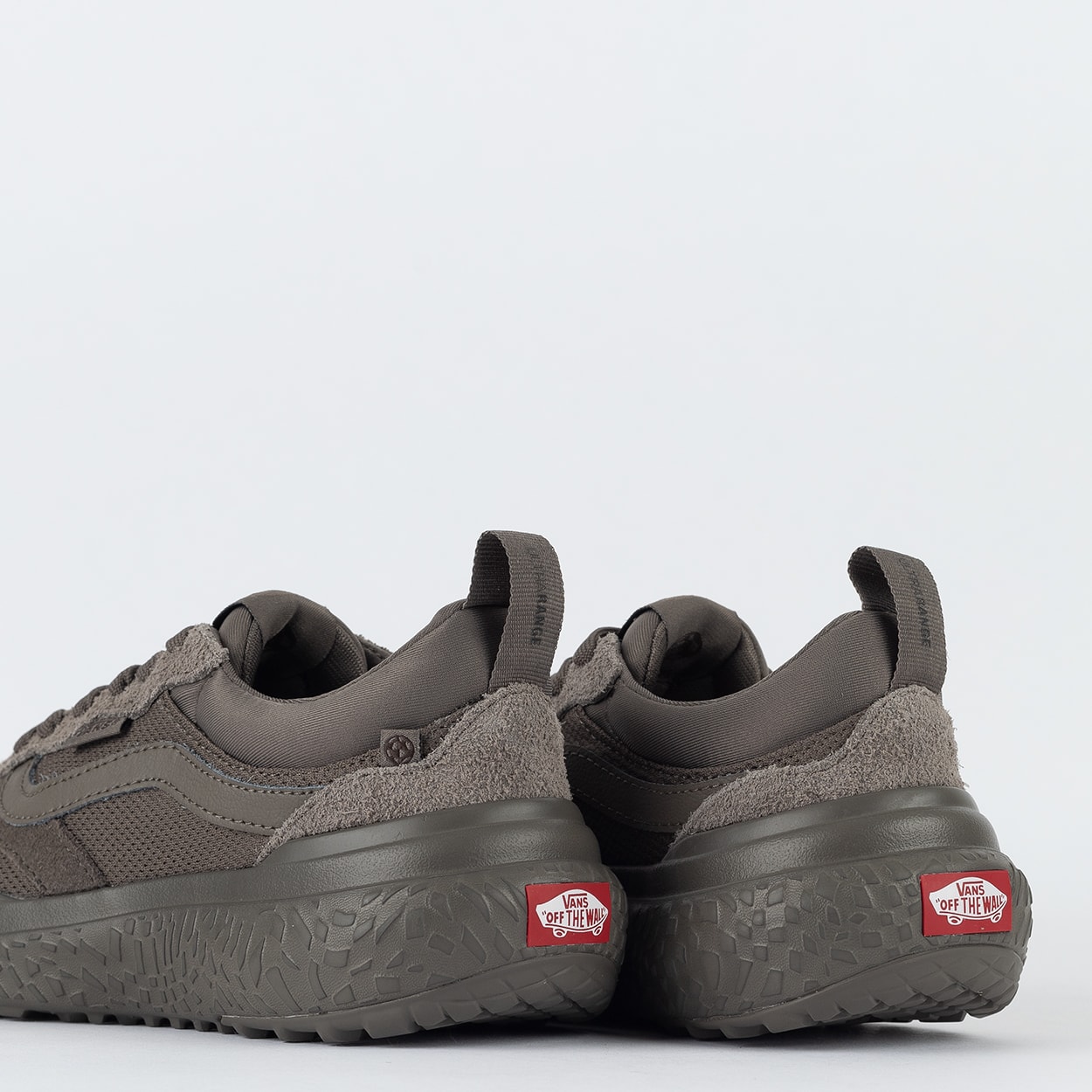 Tênis Vans Ultrarange Neo VR3 Mono Bungee Cord VN000CWE9JC