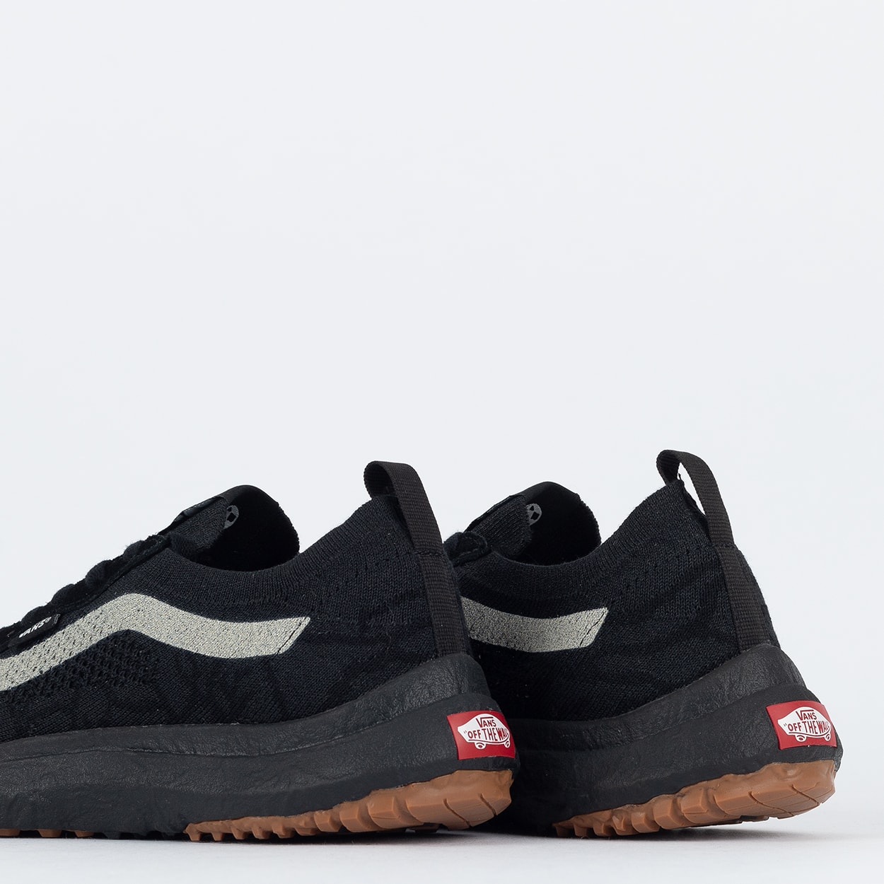 Tênis Vans Ultrarange Vr3 Black Pirate Black VN0A4BXBH7I