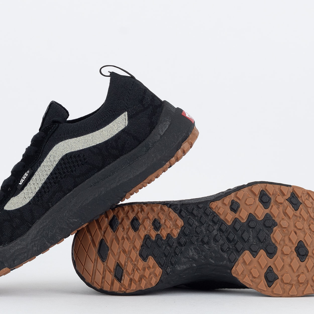 TRIAL B-1HWハンドワイヤード Tênis Vans Ultrarange Vr3 Black Pirate Black VN0A4BXBH7I