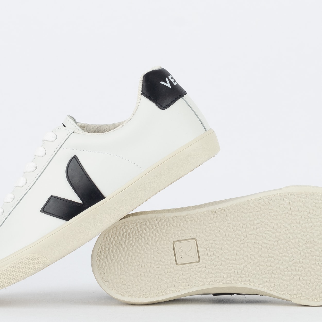 Tênis Veja Esplar Logo Leather Extra White Black EO0200005