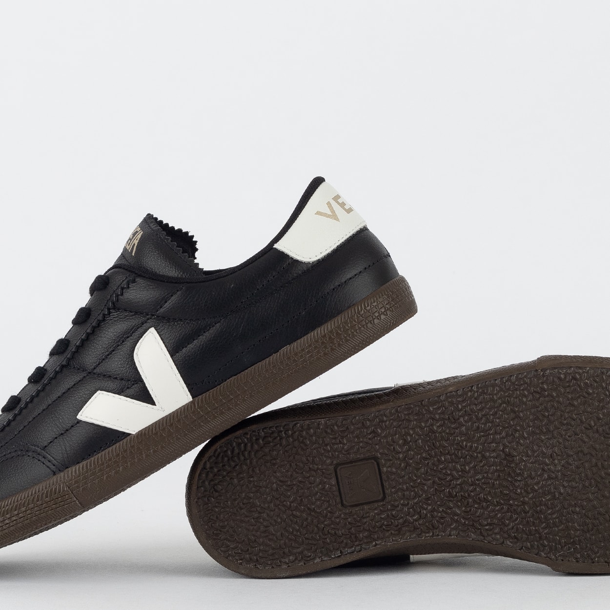 Tênis Veja Panenka O.T. Leather Black White FU2020707