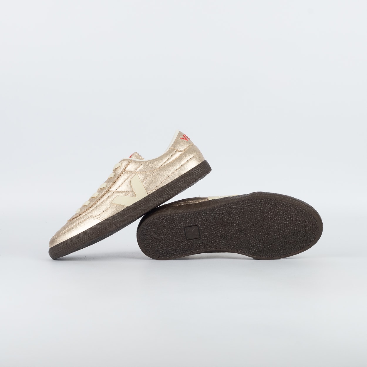 Tênis Veja Panenka O.T. Leather Platine Pierre Eagle FU2021377