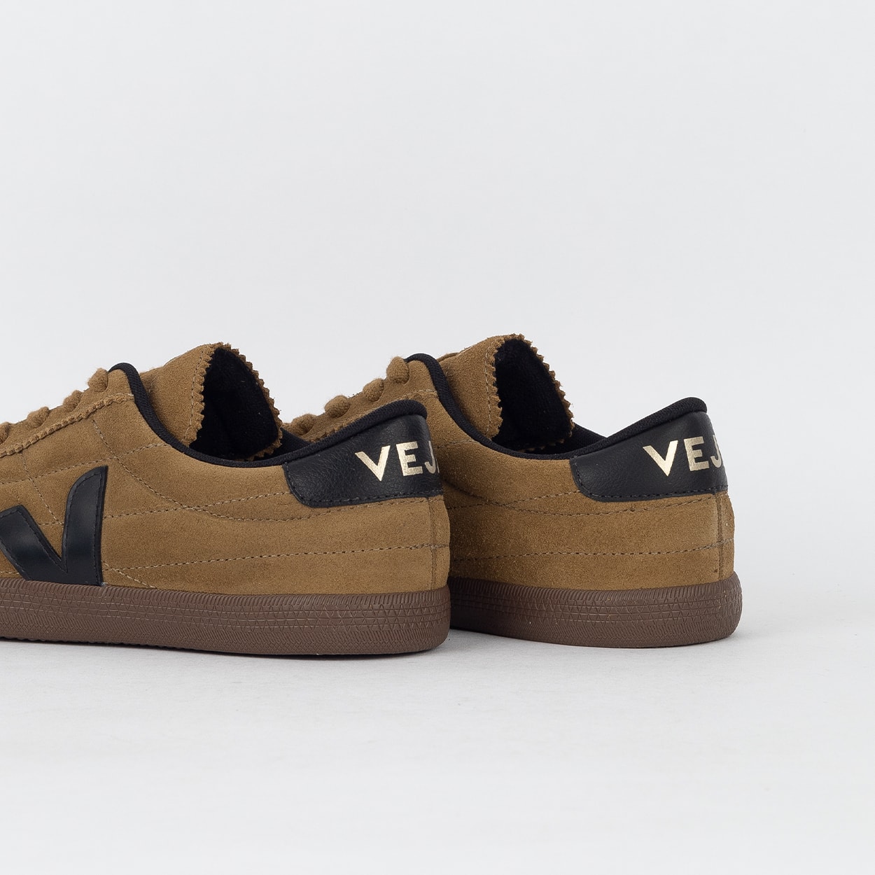 Tênis Veja Panenka Suede Bastille Tent Black Bark FU0320899