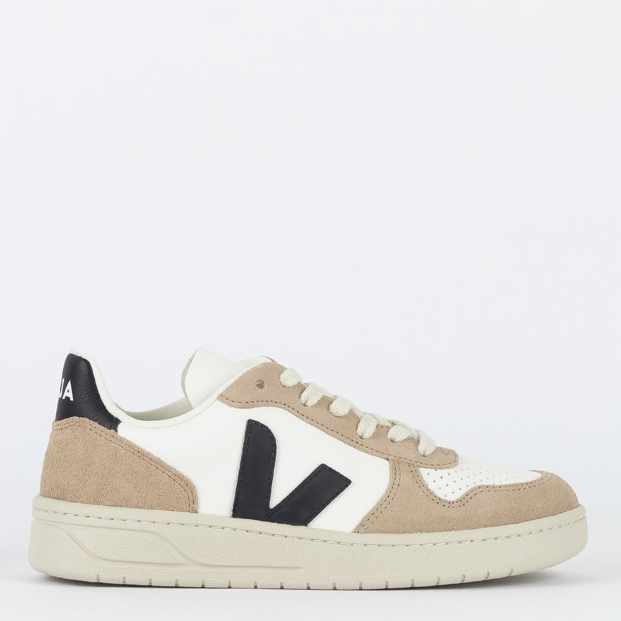 Tênis Veja V-10 Chromefree Leather Extra White Black Sahara VX0503138