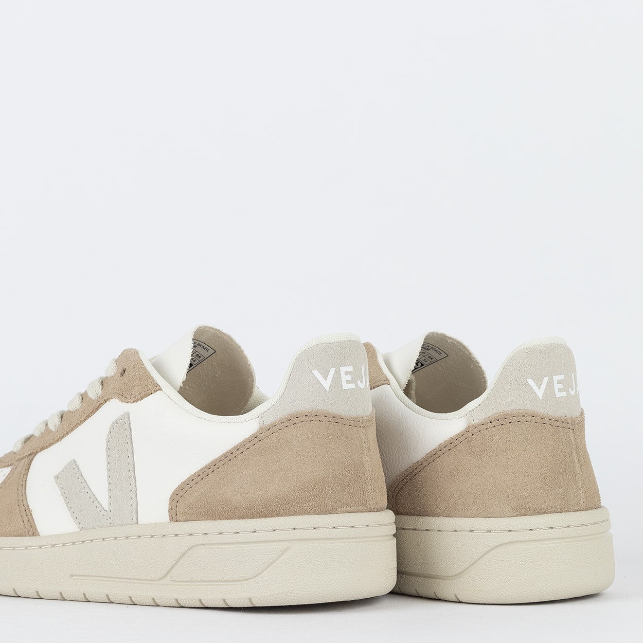 y♡ Tênis Veja V-10 Chromefree Leather Extra White Natural Sahara