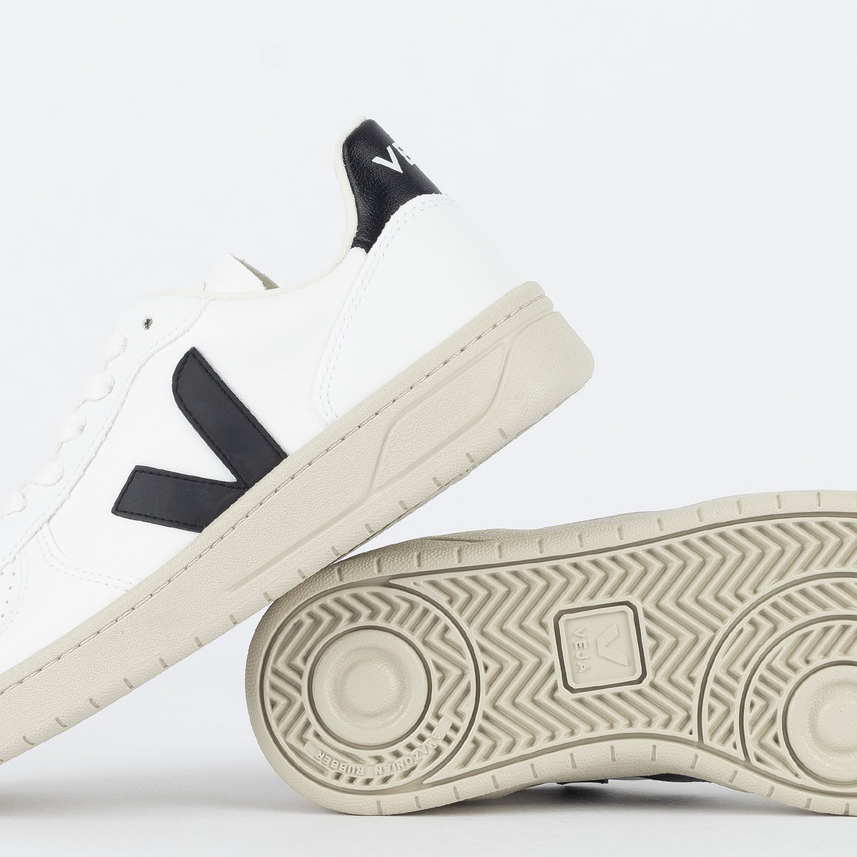 【新品未使用】VEJAヴェジャ V-10 LEATHER WHITE BLACK V-10 Veja Leather Extra-White_Black 022000 - DANKI