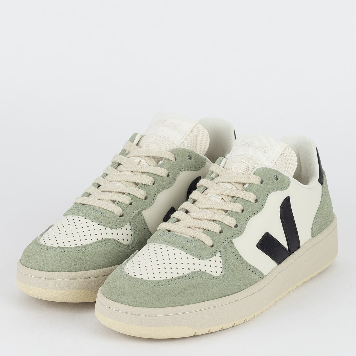 Tênis Veja V-10 Leather Pure Black Clay VI0220500