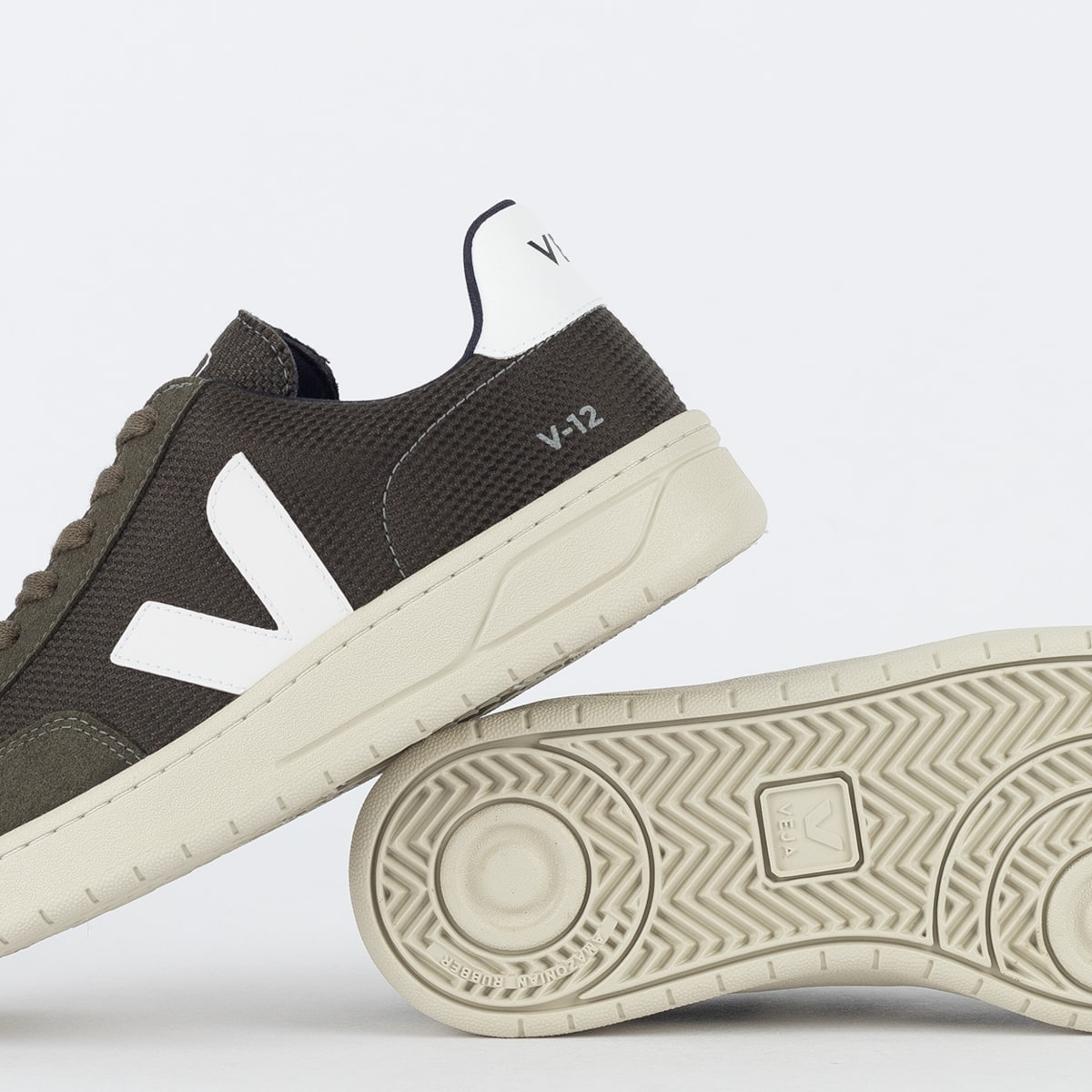 Tênis Veja V-12 B-Mesh Olive White XD0102820