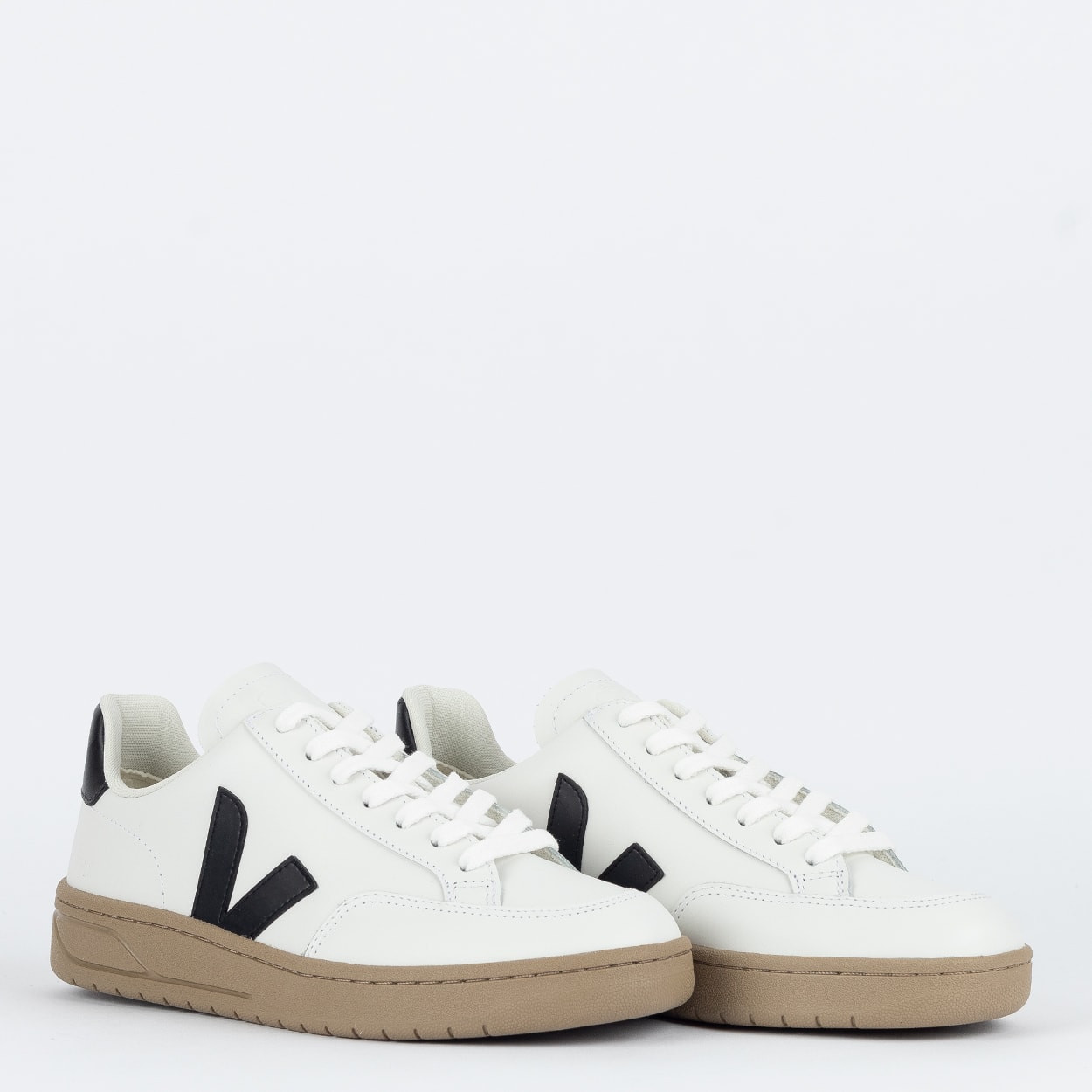 Tênis Veja V-12 Leather Extra White Black Dune XD0203640
