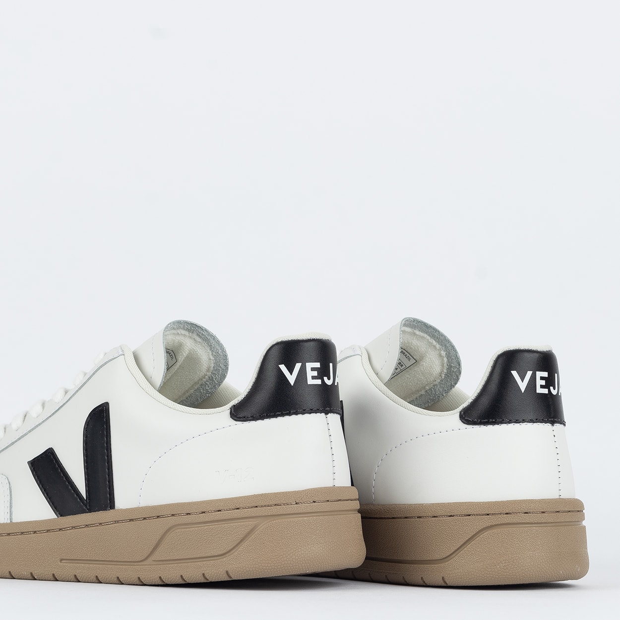 Tênis Veja V-12 Leather Extra White Black Dune XD0203640