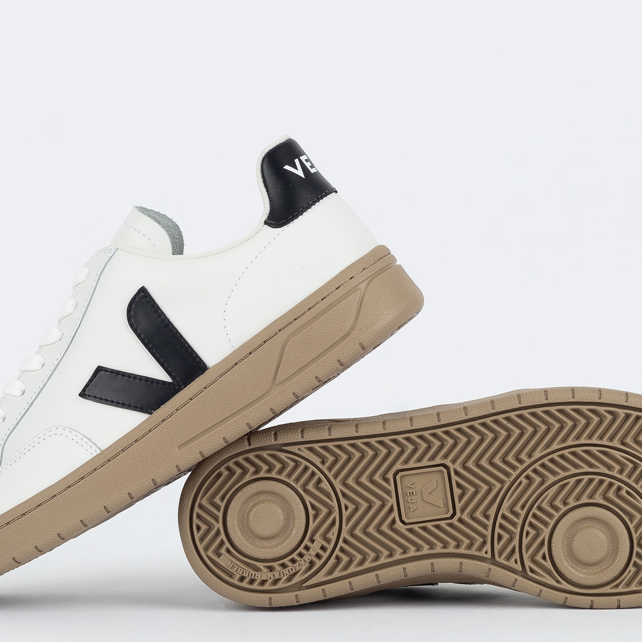 Tênis Veja V-12 Leather Extra White Black Dune XD0203640