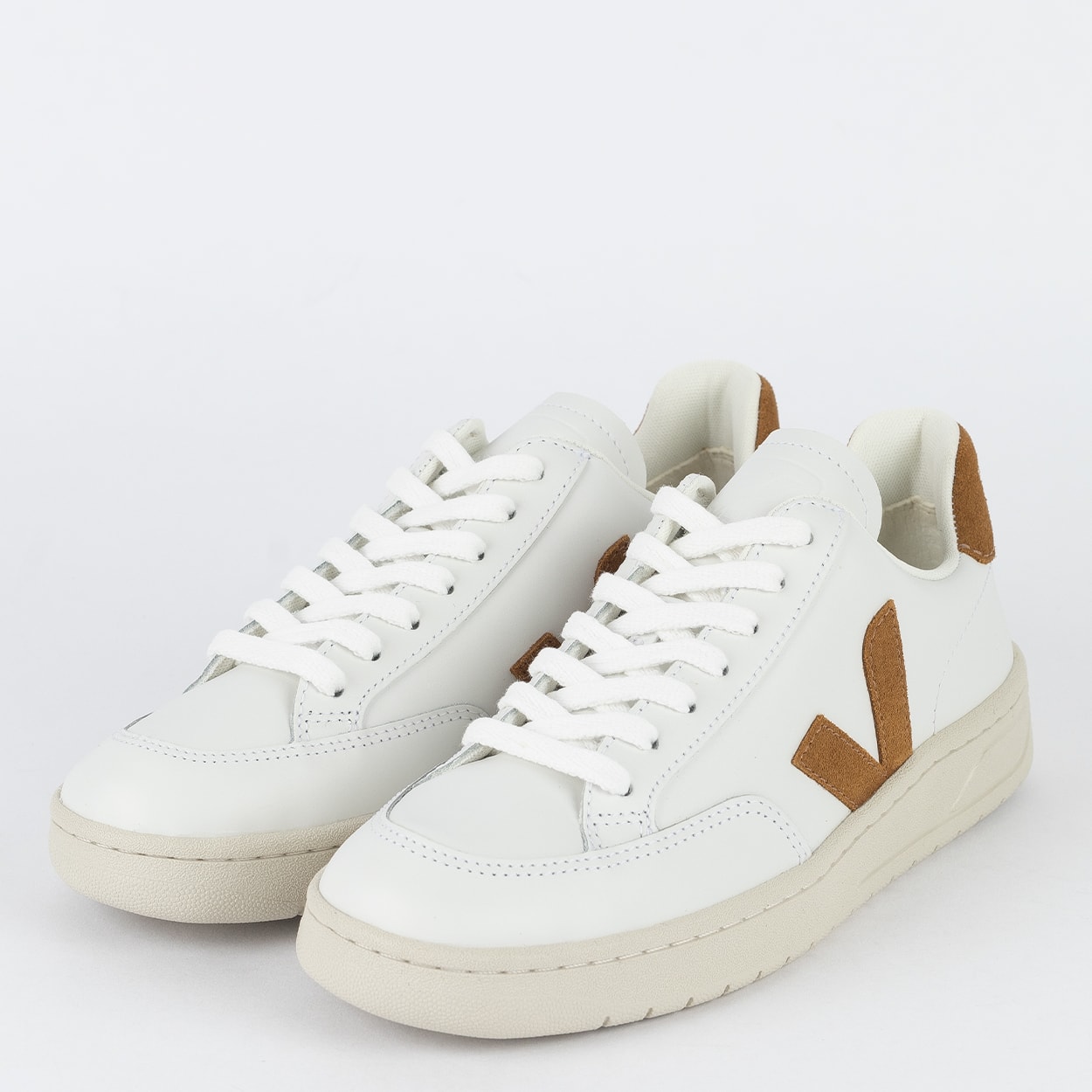 Tênis Veja V-12 Leather Extra White Camel XD0202322