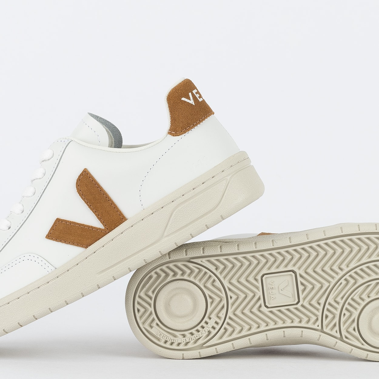 Tênis Veja V-12 Leather Extra White Camel XD0202322