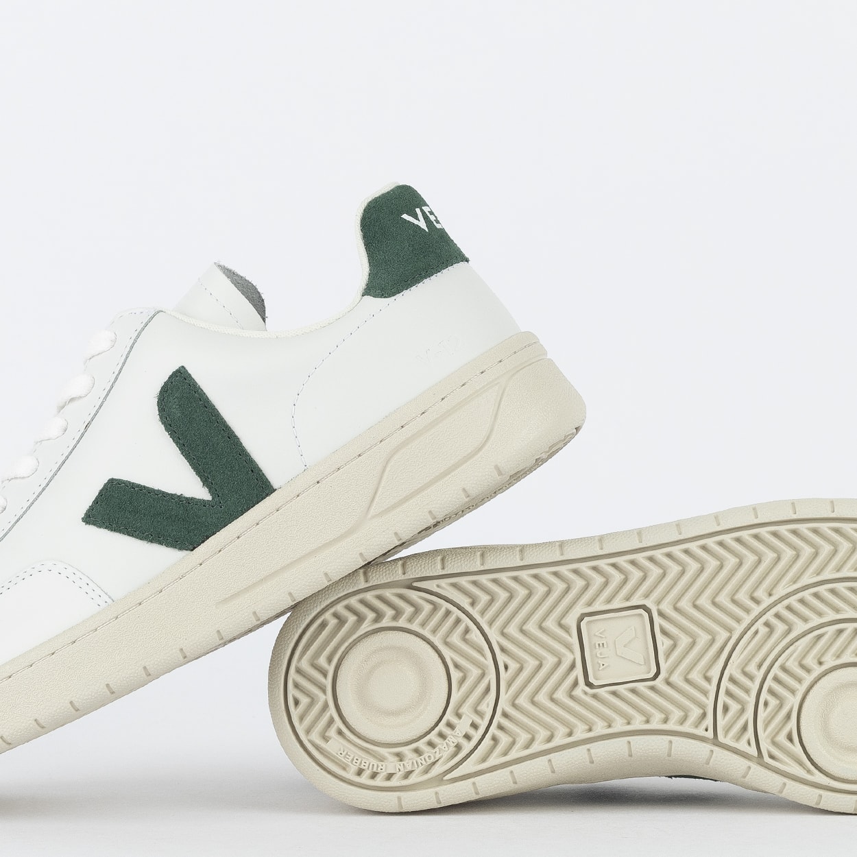 Tênis Veja V-12 Leather Extra White Cyprus XD0202336