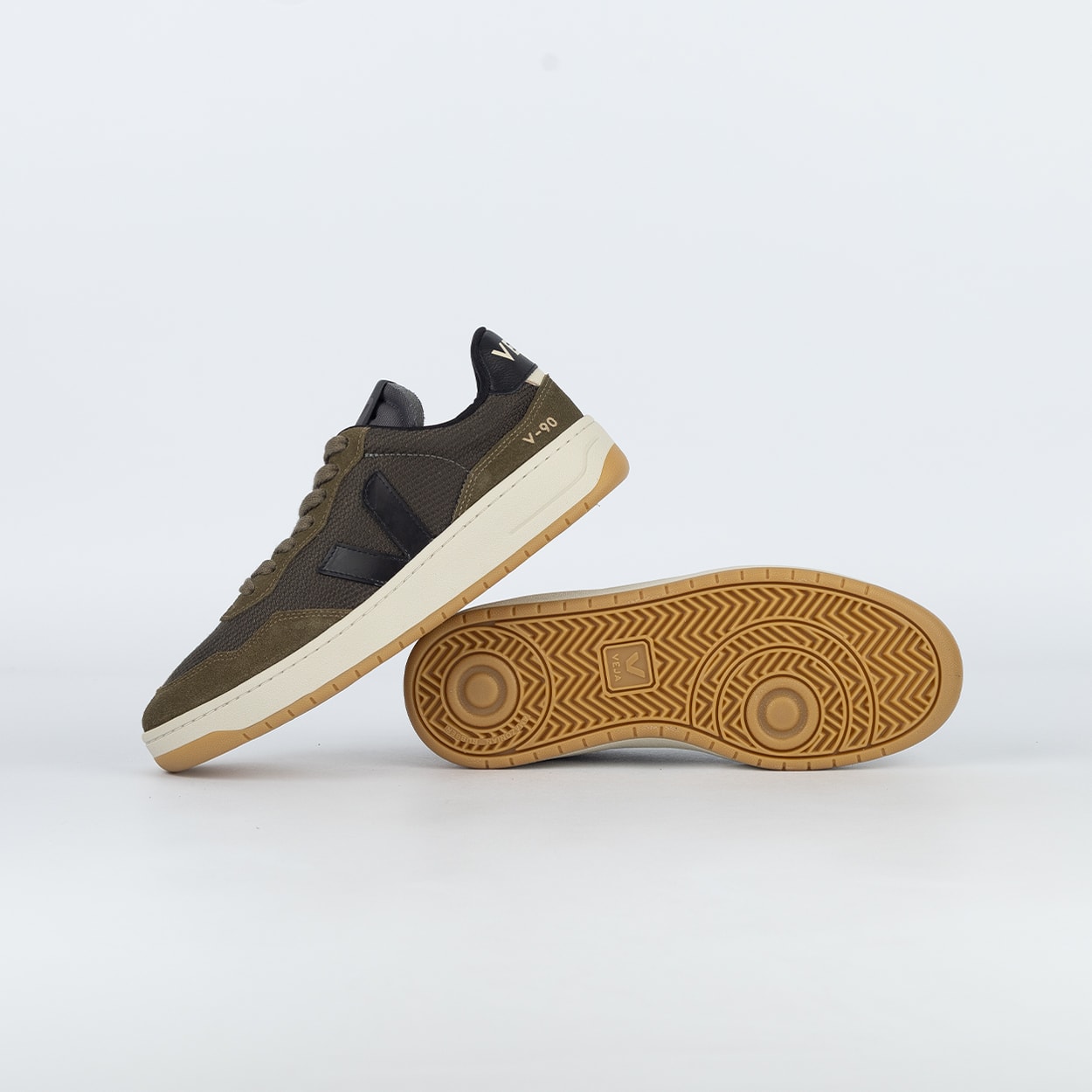 Tênis Veja V-90 B-Mesh Olive Black VD1721731