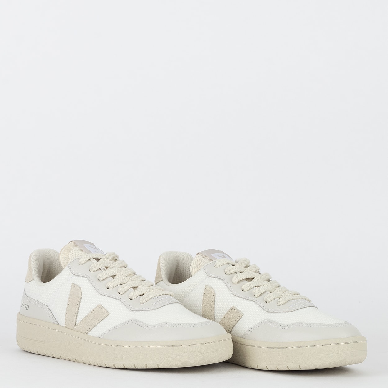 Tênis Veja V-90 OT Leather Pierre White VD2003378