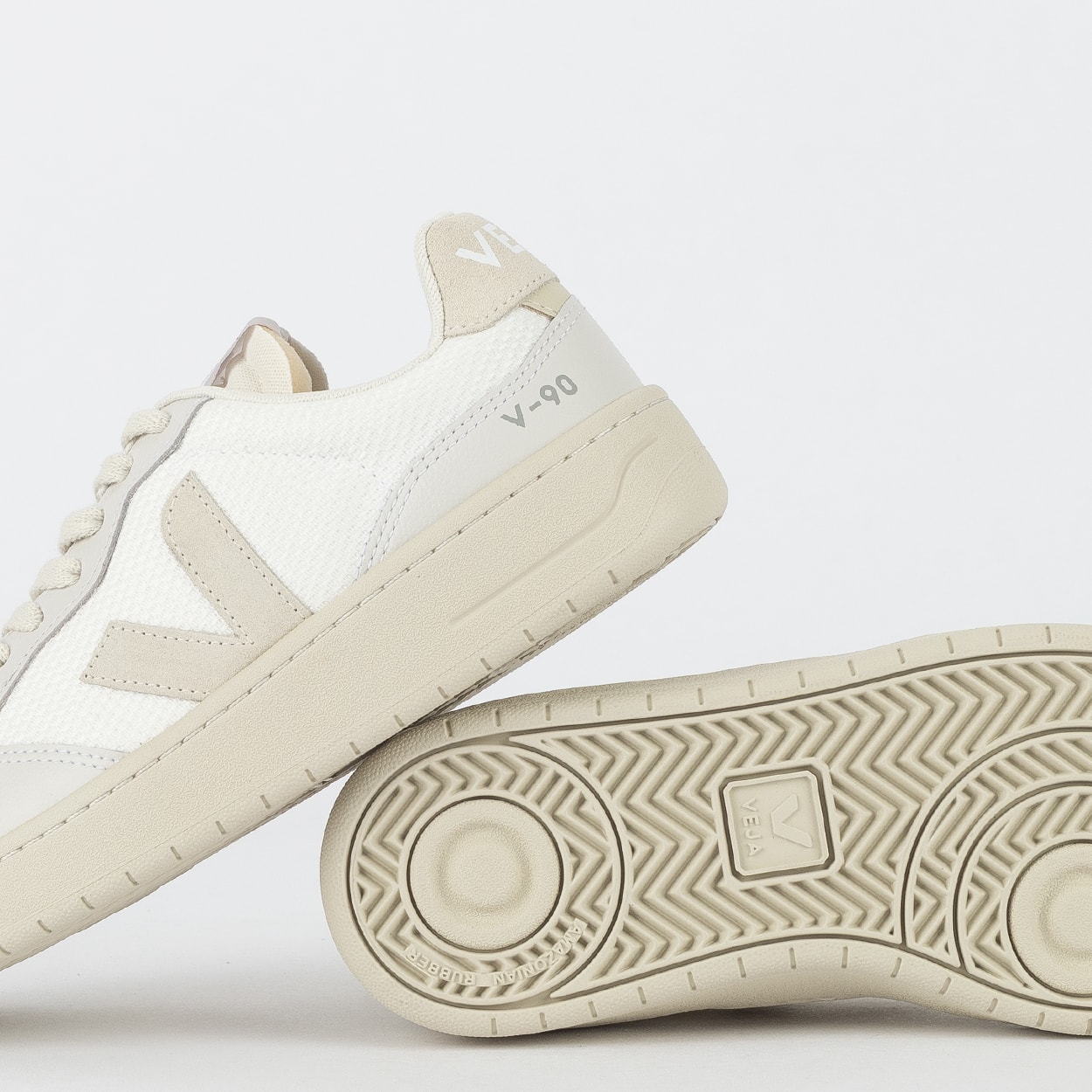 Tênis Veja V-90 B-Mesh White Pierre VD1720485