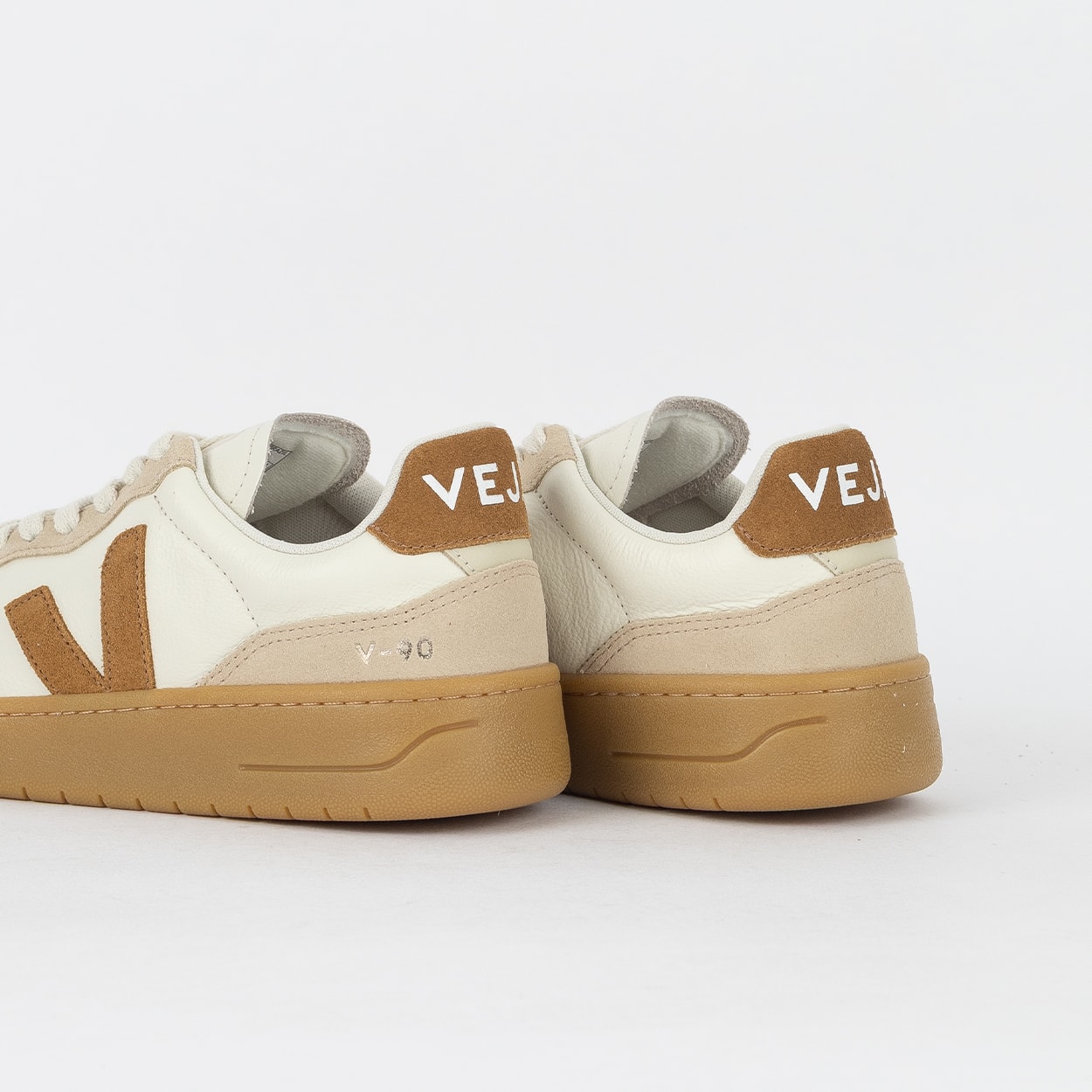 Tênis Veja V-90 O.T. Leather Bastille Pure Camel Almond Natural