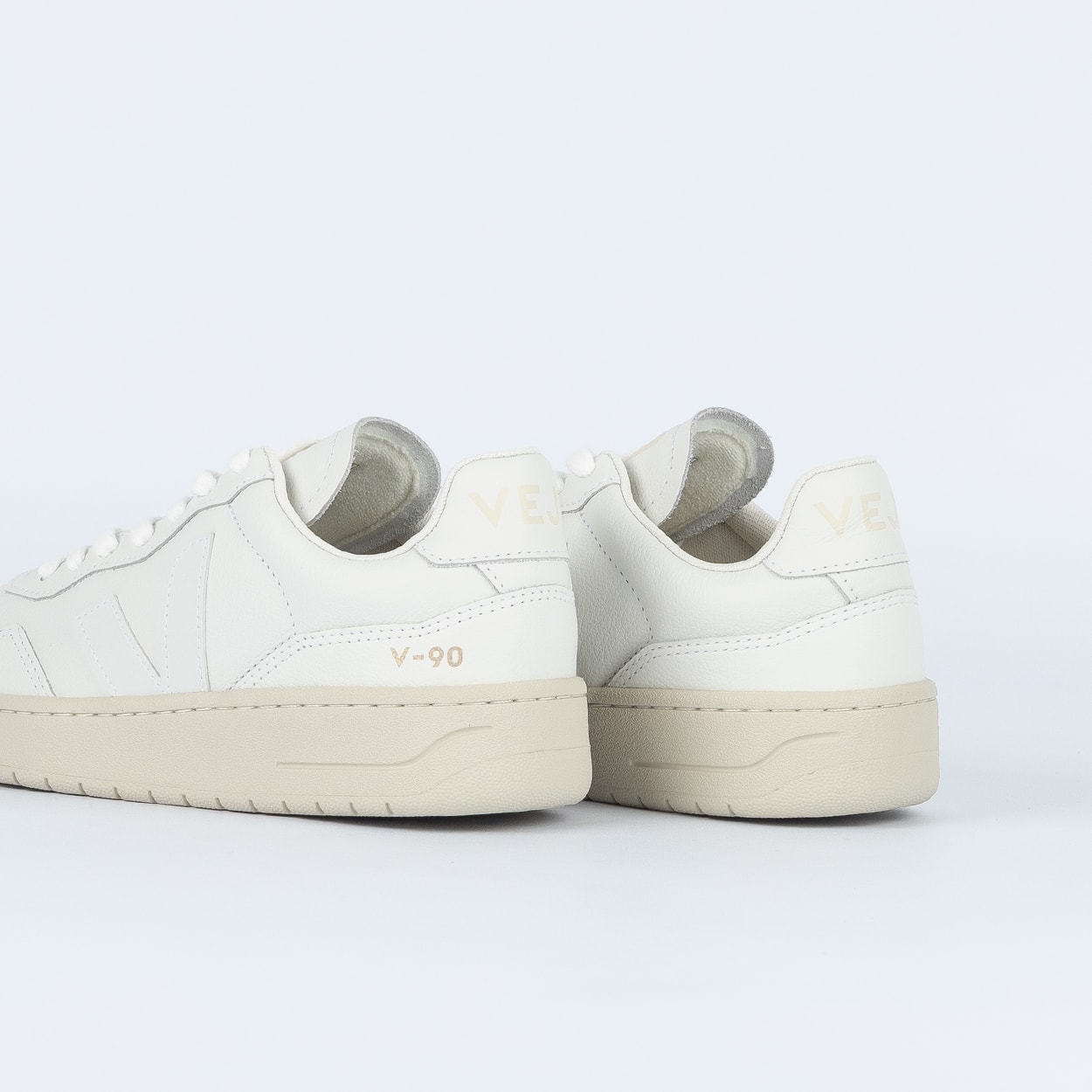 Tênis Veja V-90 O.T Leather Extra White VD2003380