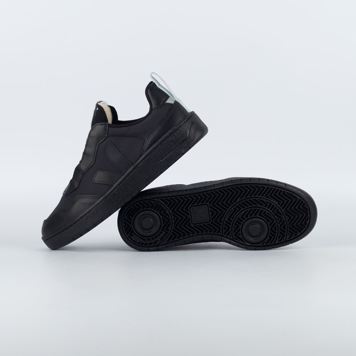 Tênis Veja V-90 X CFCL Nolyn Black CF3421607