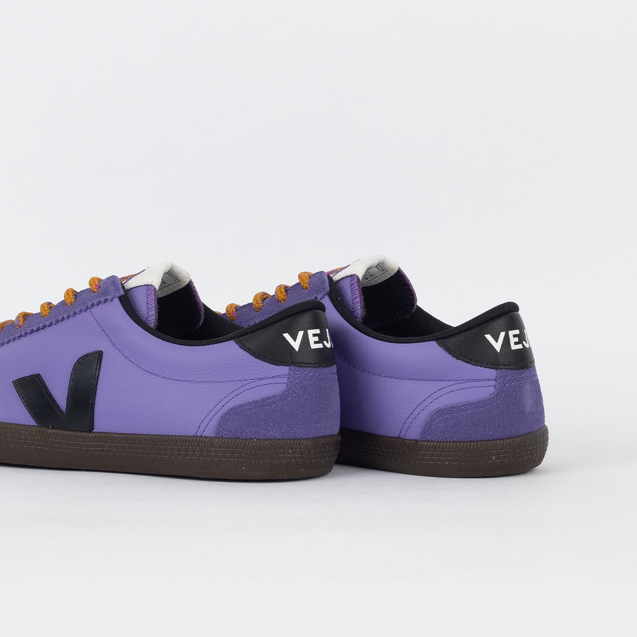 Tênis Veja Volley O.T. Leather Bastille Joker Black Eagle VO2020882