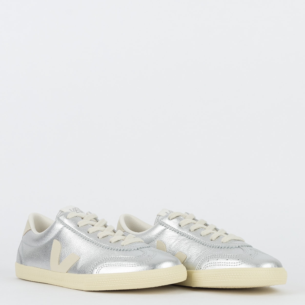 Tênis Veja Volley O.T Leather Silver Pierre VO2020749