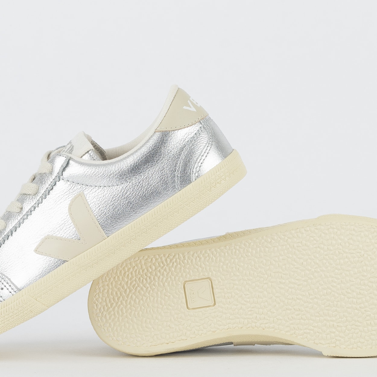 Tênis Veja Volley O.T Leather Silver Pierre VO2020749