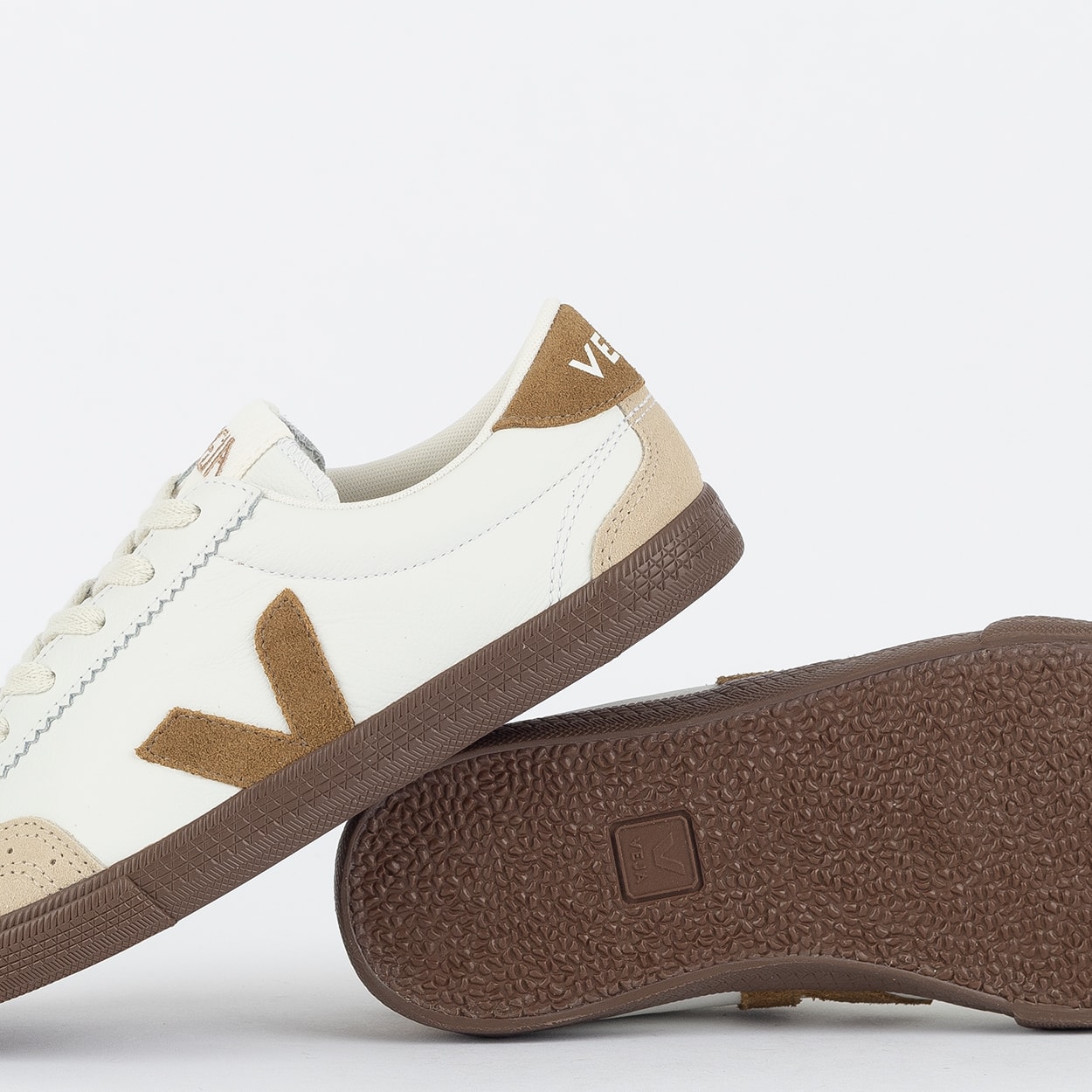 Tênis Veja Volley O.T. Leather White Tent Bark VO2003720