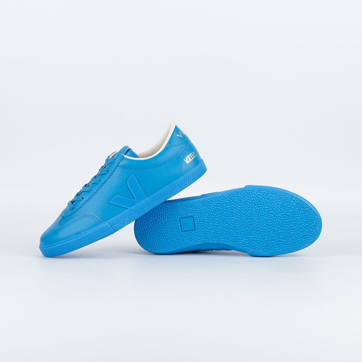 Tênis Veja Volley Signature O.T. Leather Full Egee YP2021574
