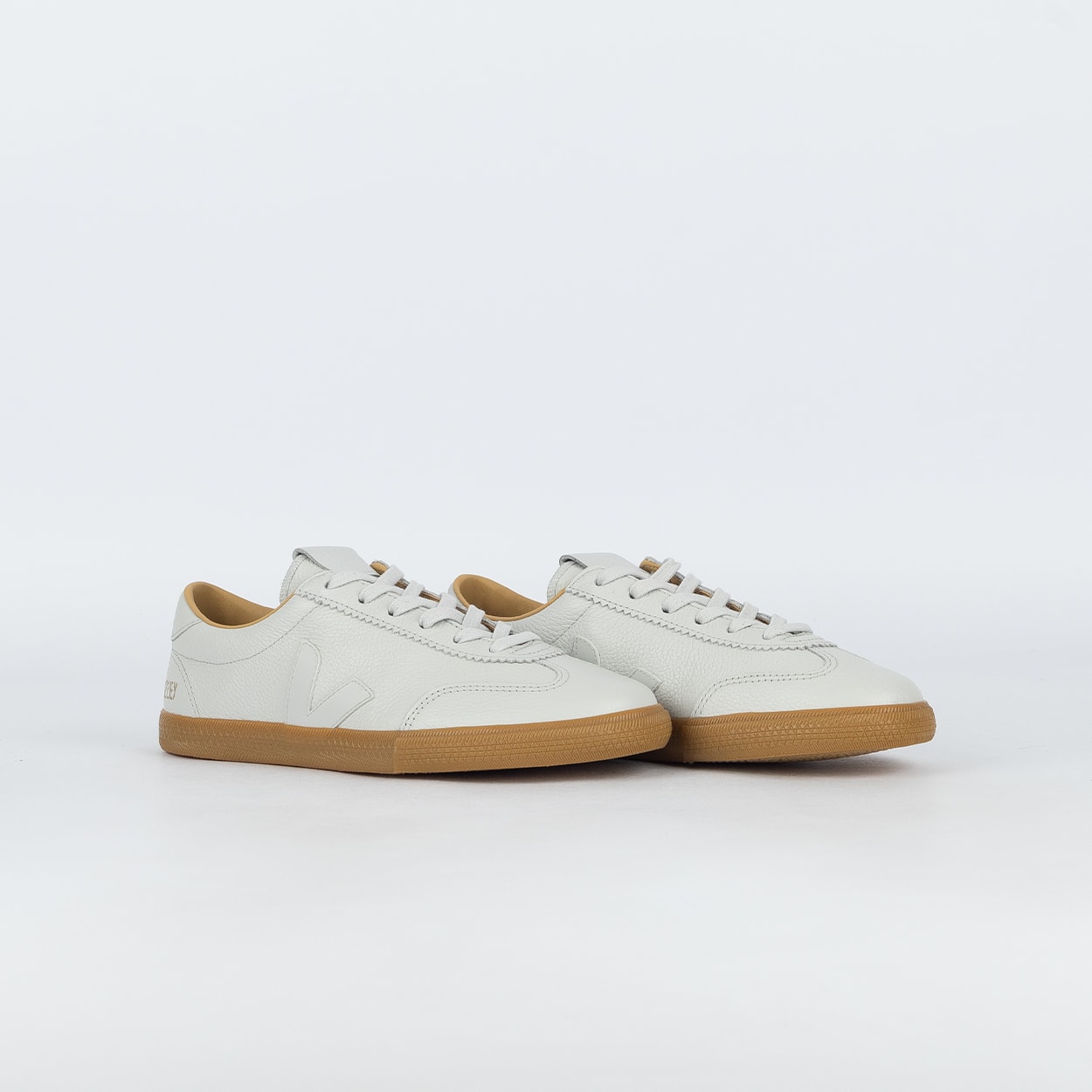 Tênis Veja Volley Signature O.T. Leather Pearl YP2021859