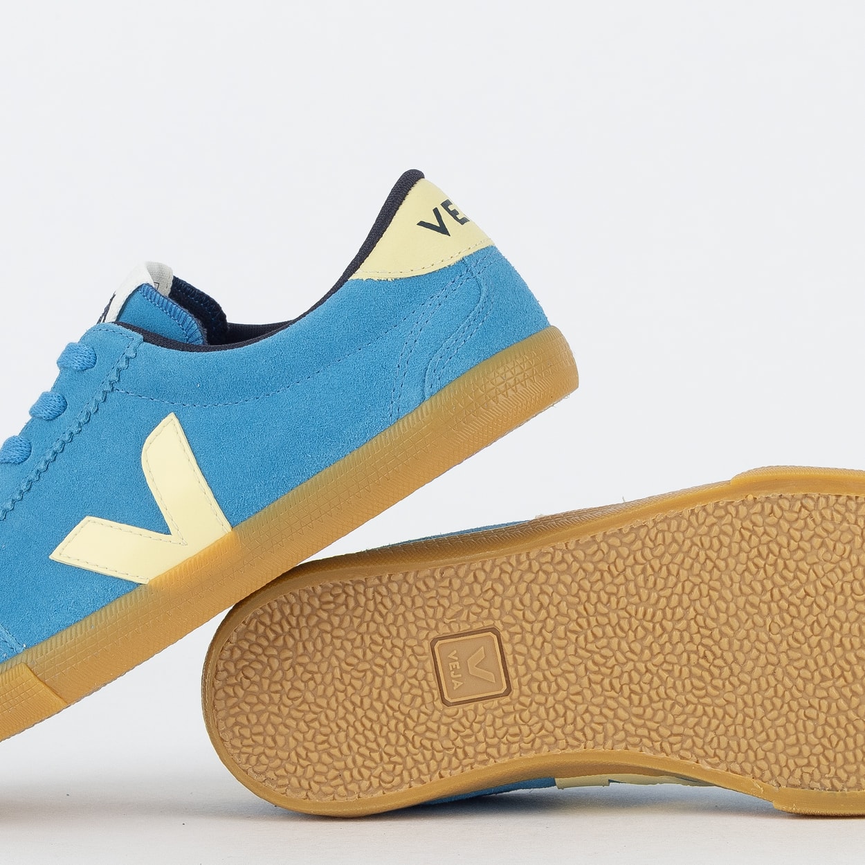 Tênis Veja Volley Suede Egee Sun VO0320512