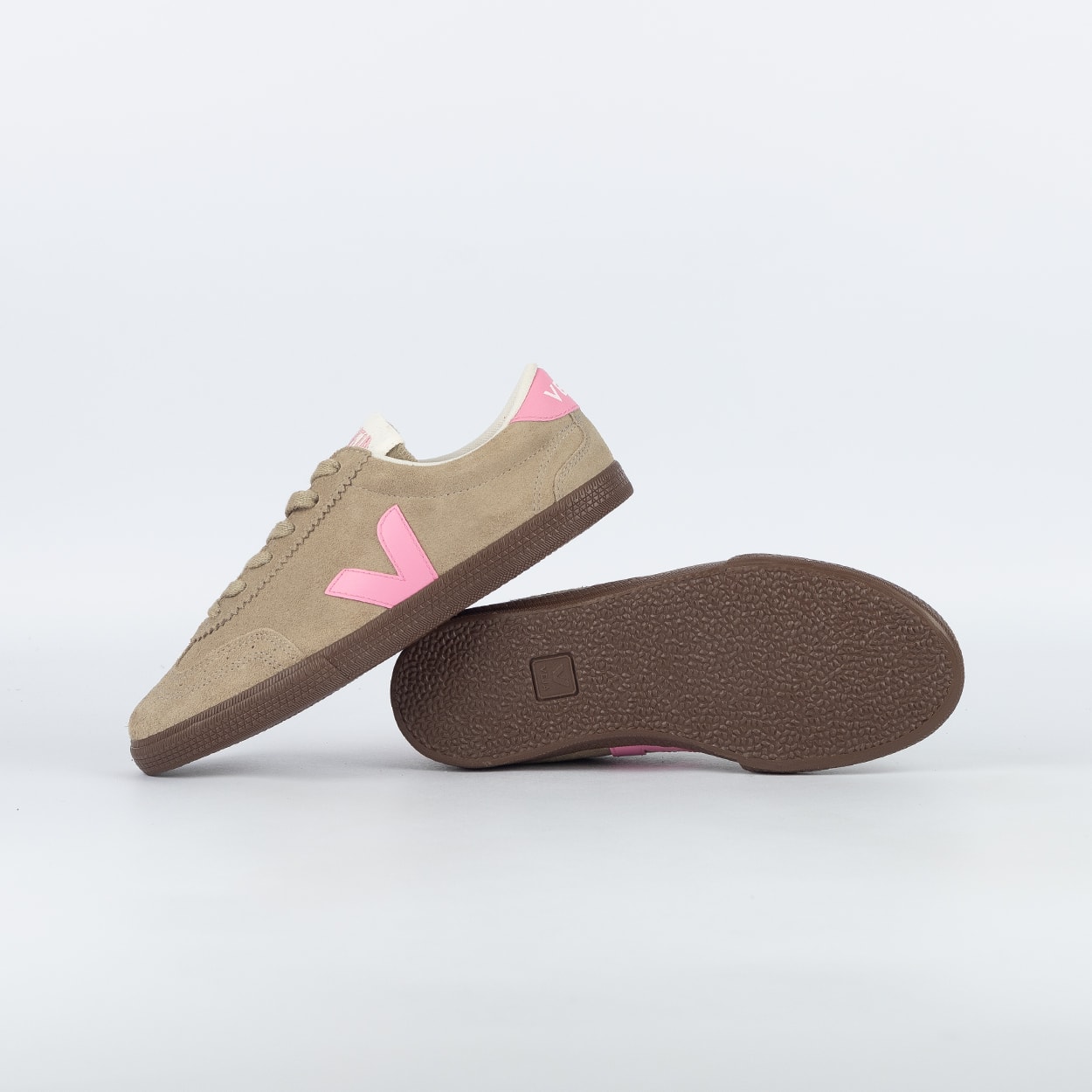 Tênis Veja Volley Suede Taupe Malibu Bark VO0321468