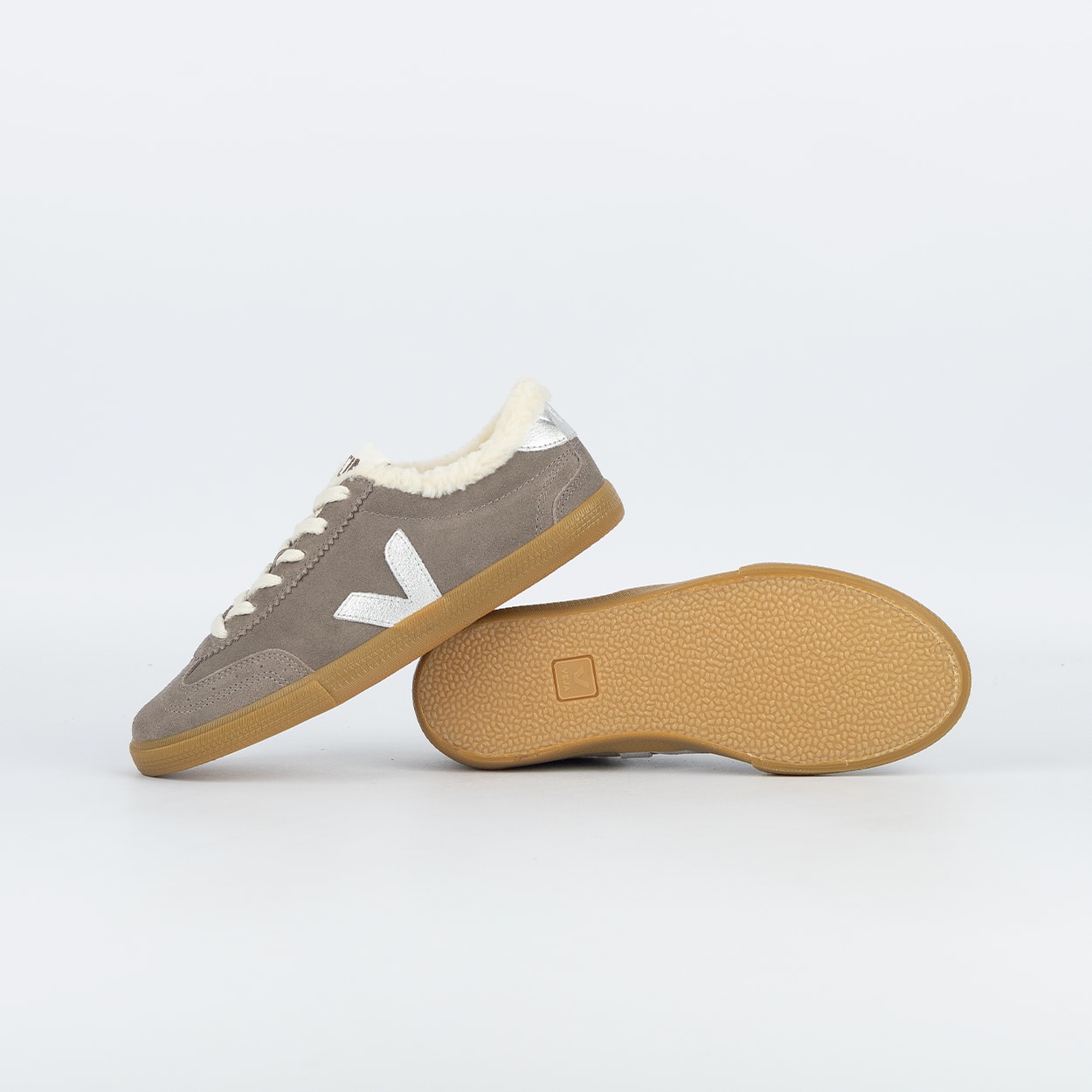 Tênis Veja Volley Winter Suede Moonrock Silver Natural VU0321471