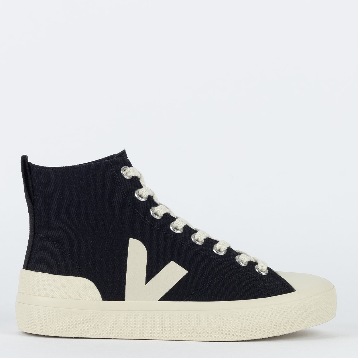 Tênis Veja Wata II Canvas Black Pierre PA0101397