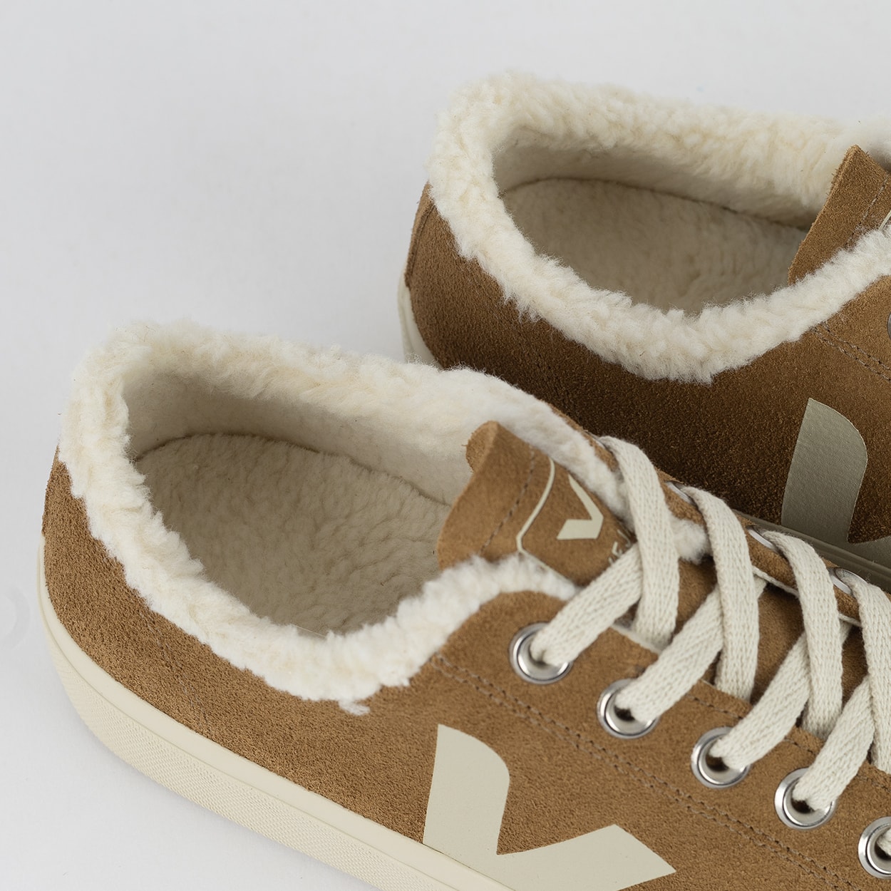 Tênis Veja Wata II Low Winter Suede Tent Pierre PW0303729