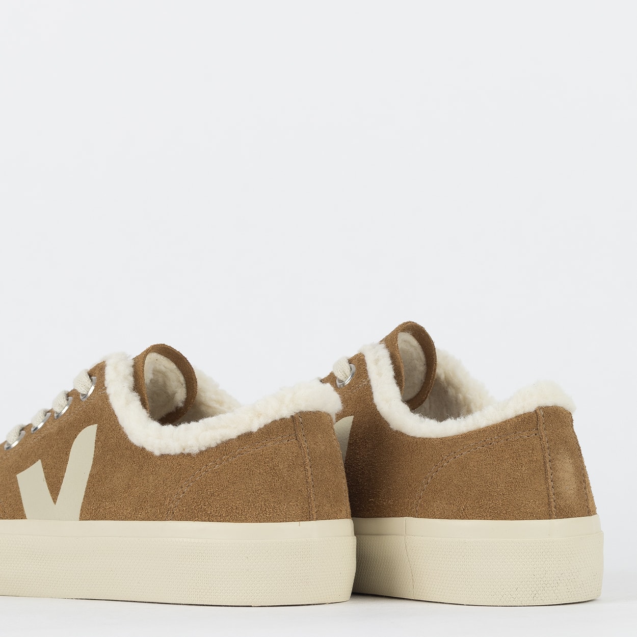 Tênis Veja Wata II Low Winter Suede Tent Pierre PW0303729