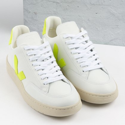 Tênis Vert Shoes V-12 Leather Extra White Jaune Fluo XD022649